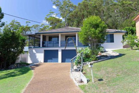 Kallaroo Street 3 Corlette - Accommodation Port Macquarie 5