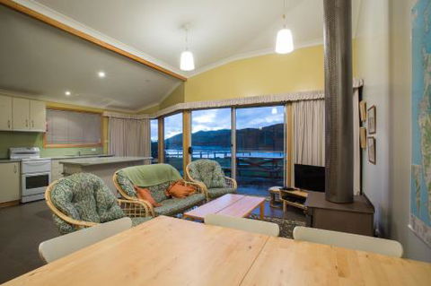 Arthur Riverfront & Sea Lodge Downstream - Accommodation Port Macquarie 1