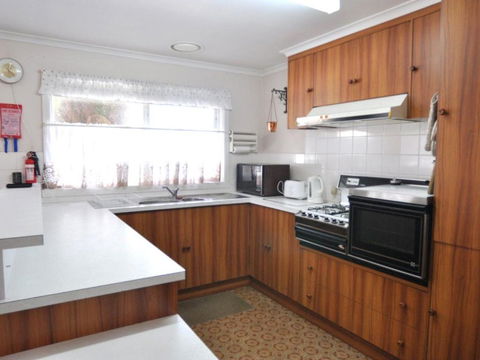 RETRO RETREAT INLET SIDE - Accommodation Port Macquarie 6
