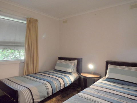RETRO RETREAT INLET SIDE - Accommodation Port Macquarie 3