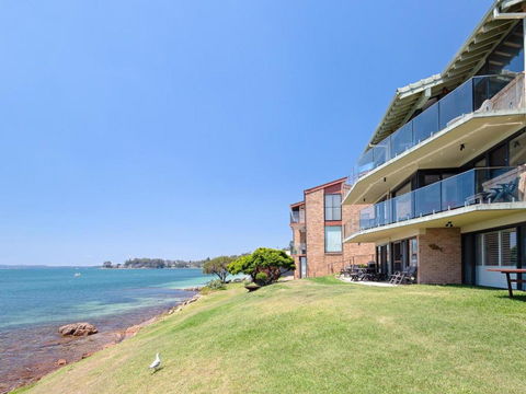 2 Lanimer 14 Mitchell Street Beautiful Waterfront Property With Spectacular Views - Accommodation Port Macquarie 2