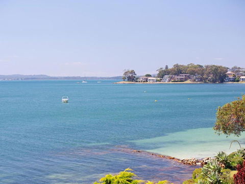 2 Lanimer 14 Mitchell Street Beautiful Waterfront Property With Spectacular Views - Accommodation Port Macquarie 3