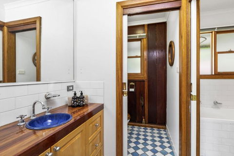 CHRISTOPHERS COTTAGE - Accommodation Port Macquarie 6