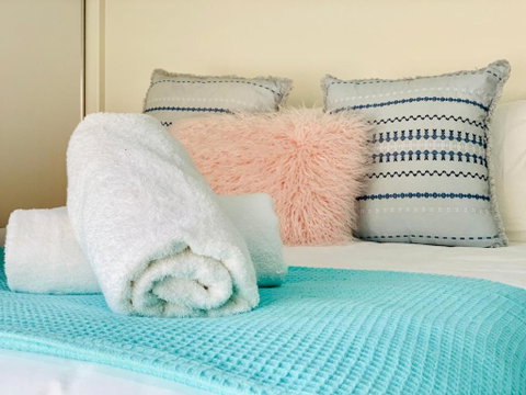 DAYDREAMING Airlie Beach Water Views & Only 200m To Boardwalk. - Accommodation Port Macquarie 6