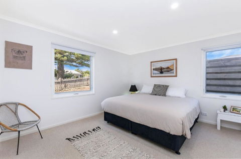 Lyons Cottage A Quaint Whalers Cottage In Heart Of Port Fairy - Accommodation Port Macquarie 5