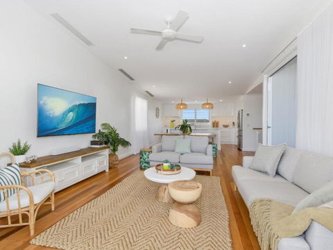 KINGY BEACH HOUSE At 162 - Accommodation Port Macquarie 3