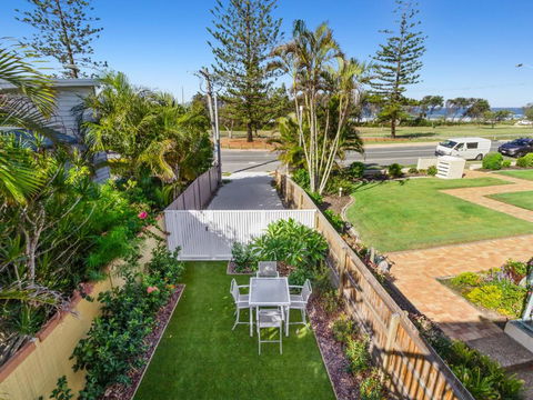 KINGY BEACH HOUSE At 162 - Accommodation Port Macquarie 5
