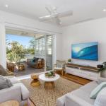 KINGY BEACH HOUSE At 162 - Accommodation Port Macquarie 0