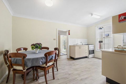 THE TEACHERS COTTAGE - Accommodation Port Macquarie 1
