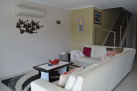 Cypress Drive Townhouse - Accommodation Port Macquarie 5