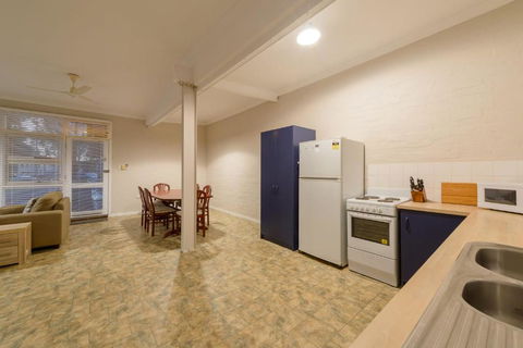 Exmouth Villas Unit 35 2 Bedroom Self Contained Unit At The Heart Of Town - Accommodation Port Macquarie 1