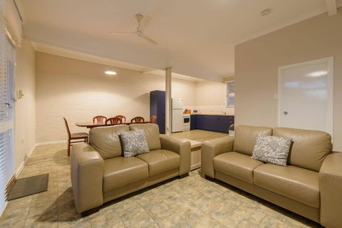 Exmouth Villas Unit 35 2 Bedroom Self Contained Unit At The Heart Of Town - Accommodation Port Macquarie 2