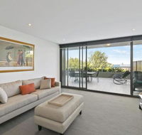 LORNE CHALET APARTMENT 36 Central Location - Accommodation Port Macquarie