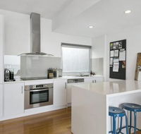 LOUTTIT BAY APARTMENT 2 Main Street with wifi  views - Accommodation Port Macquarie