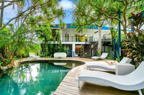 SANTORINIatPALM COVE - Accommodation Port Macquarie 0