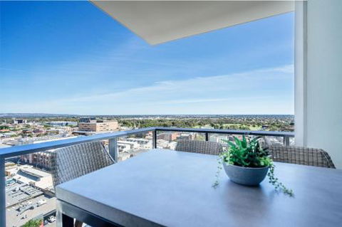 A Cut Above The West Pool Rooftop Bar Gym Wifi - Accommodation Port Macquarie 1