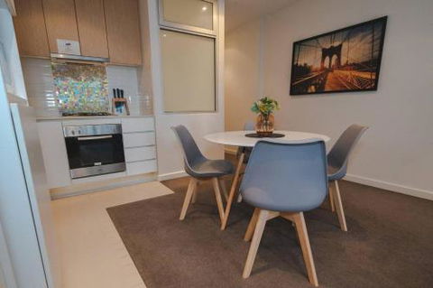Infinity On Morphett In The Heart Of The Cbd Wifi Nespresso Netflix - Accommodation Port Macquarie 3