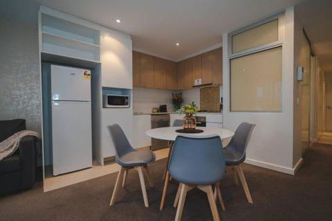 Infinity On Morphett In The Heart Of The Cbd Wifi Nespresso Netflix - Accommodation Port Macquarie 1
