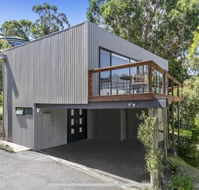 Bay Views Lorne - Accommodation Port Macquarie