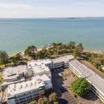 FAMILY ISLAND GETAWAY BEACHFRONT APARTMENT - Accommodation Port Macquarie 0