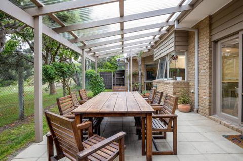 Hilltop Beach House: Newly Updated - Accommodation Port Macquarie 6