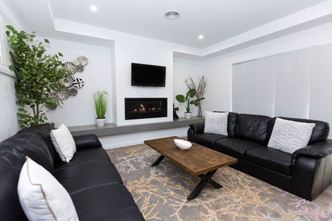 Two Ten Luxury CBD Accommodation - Accommodation Port Macquarie 1