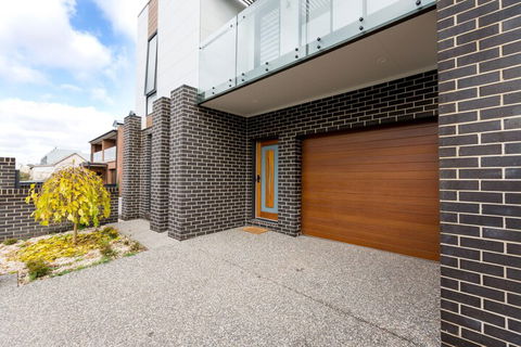 Two Ten Luxury CBD Accommodation - Accommodation Port Macquarie 0