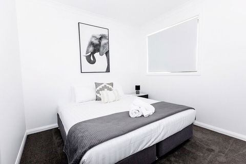 Two Ten Luxury CBD Accommodation - Accommodation Port Macquarie 3