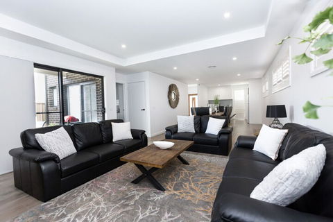 Two Ten Luxury CBD Accommodation - Accommodation Port Macquarie 2