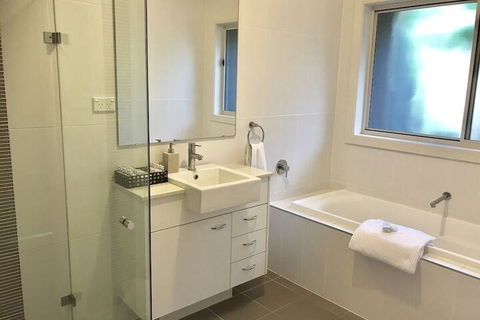 Vintage On The 8th - Accommodation Port Macquarie 3