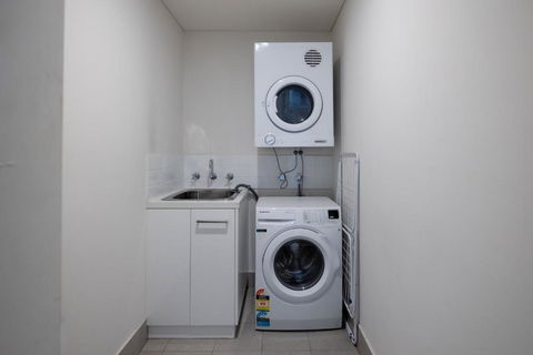 Trendy Self Contained Inner City Apartment - Accommodation Port Macquarie 3