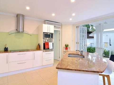 Walk To The Ocean In Five Minutes - Accommodation Port Macquarie 4