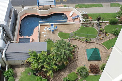 Cairns Ocean View Apartment In Aquarius - Accommodation Port Macquarie 4