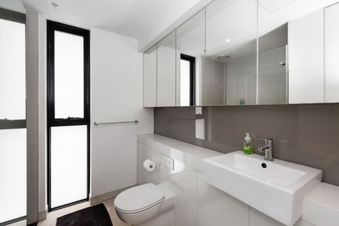 Sky 1 BDR South Yarra Apartment - Accommodation Port Macquarie 3