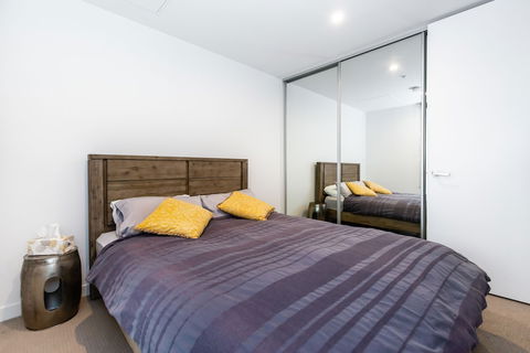 Sky 1 BDR South Yarra Apartment - Accommodation Port Macquarie 6