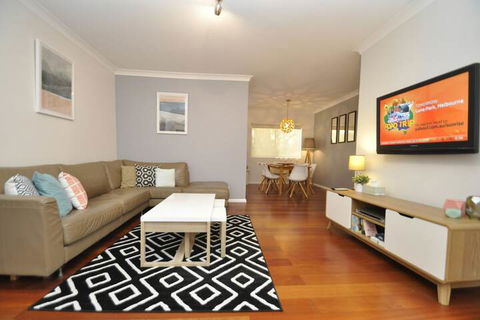 Parramatta Lennox 2 Bedroom - Accommodation Port Macquarie 3