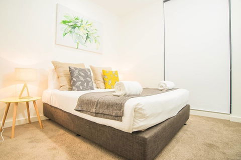 Modern And Chic Apartment Next To Parramatta Station - Accommodation Port Macquarie 3