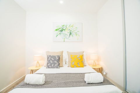 Modern And Chic Apartment Next To Parramatta Station - Accommodation Port Macquarie 2
