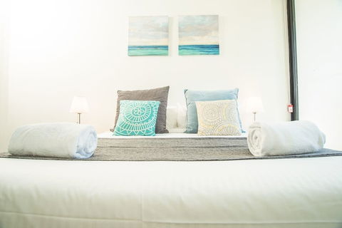 Modern And Chic Apartment Next To Parramatta Station - Accommodation Port Macquarie 0