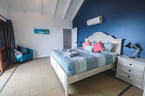 Absolute Airlie Airlie Beach - Accommodation Port Macquarie 4
