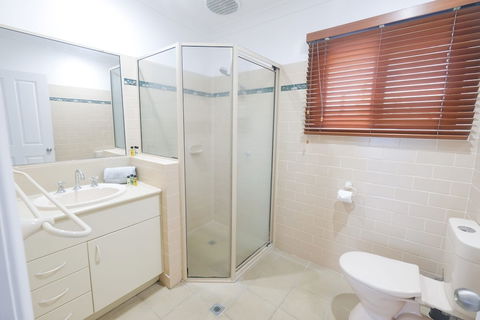 Absolute Airlie Airlie Beach - Accommodation Port Macquarie 2