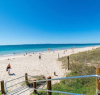 Pet Friendly home walking distance to Surf Beach North St. Woorim - Accommodation Port Macquarie