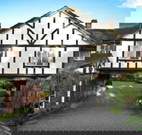 Elizabethan Lodge - Accommodation Port Macquarie