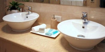 Casavino Luxury Villas - Accommodation Port Macquarie 0