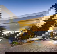 Ramada by Wyndham Diplomat Canberra - Accommodation Port Macquarie