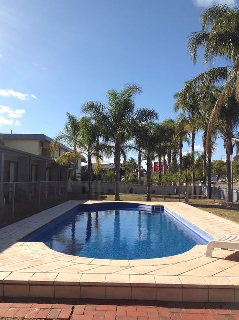 Sunraysia Motel & Holiday Apartments - Accommodation Port Macquarie 2