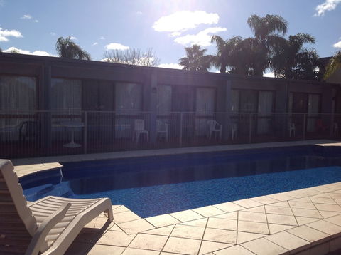Sunraysia Motel & Holiday Apartments - Accommodation Port Macquarie 3