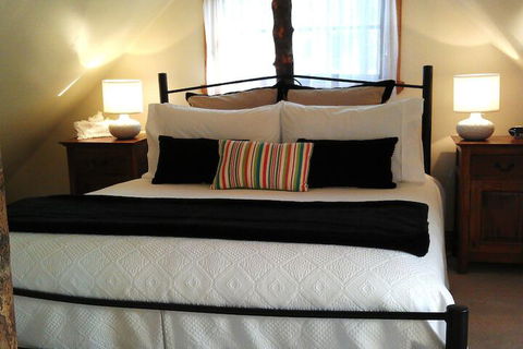 Touchwood Cottages - Accommodation Port Macquarie 4