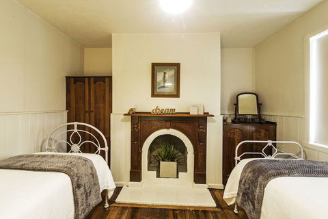 Touchwood Cottages - Accommodation Port Macquarie 6