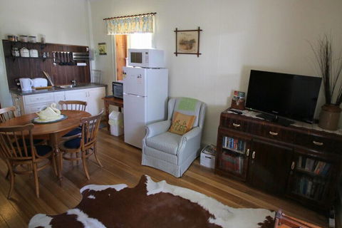 Christopher Halls Colonial Accommodation - Accommodation Port Macquarie 4